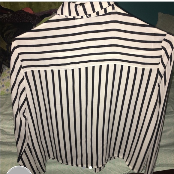 Striped blouse with collar - Picture 2 of 2